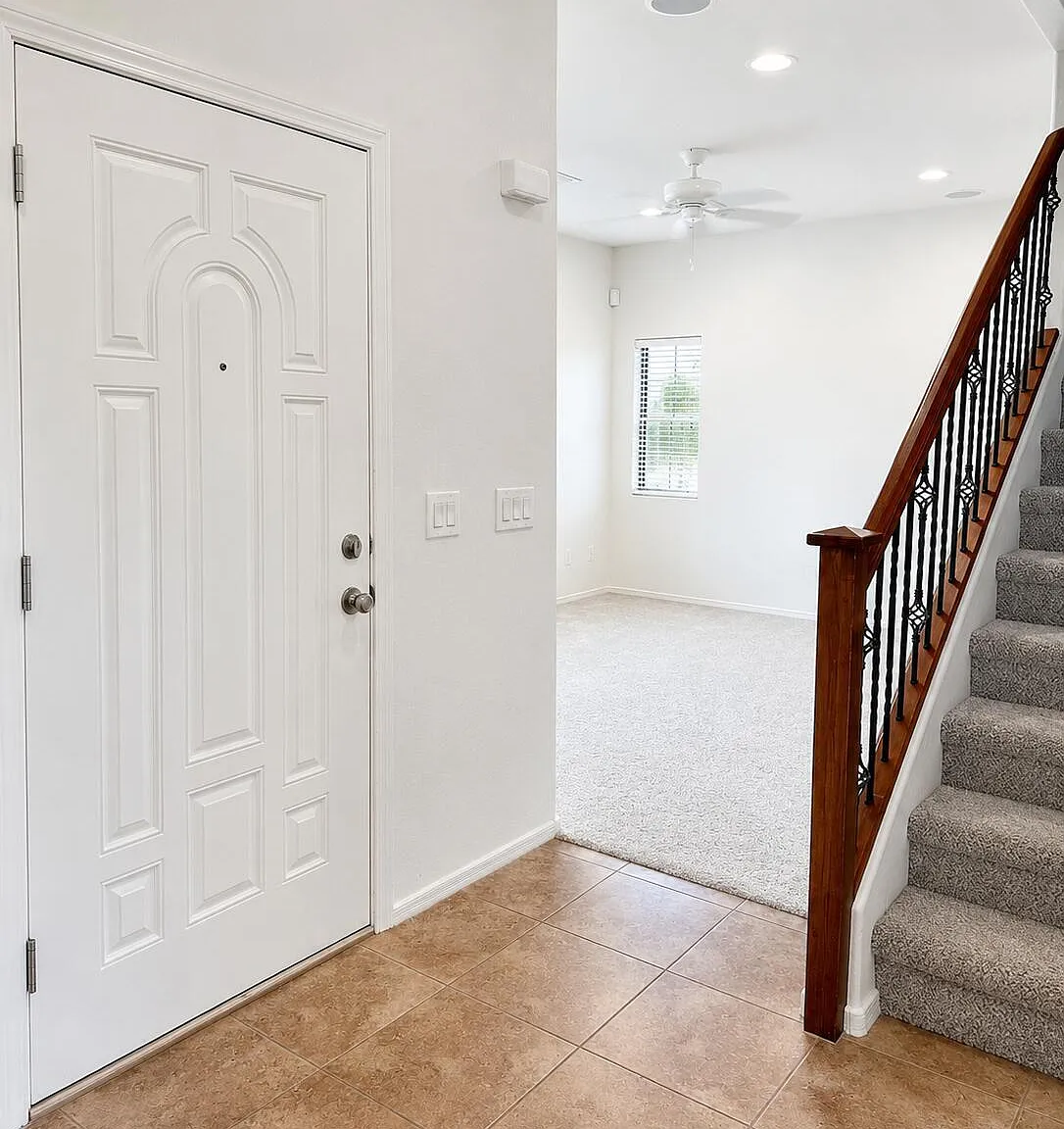 3 bed, 2.5 bath, 1375 sqft, $2,000 — Photo 3