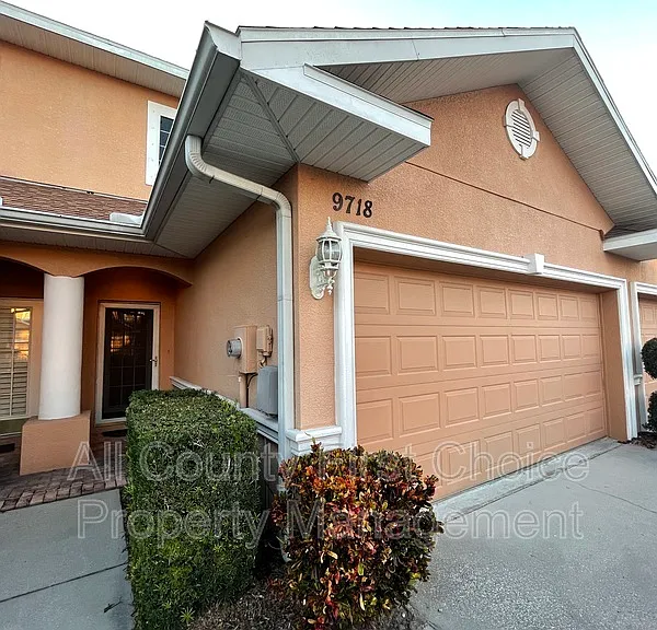 9718 Taylor Rose Ln — Photo 1