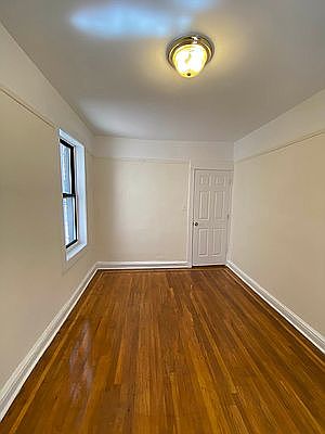 4th image of 1459 Taylor Ave #4