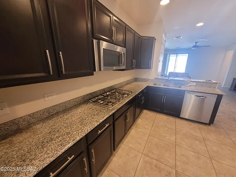 8042 S Dolphin Way — Photo 6