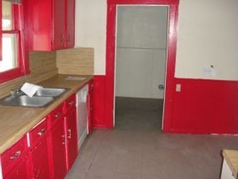 4th image of 728 16th Ave N