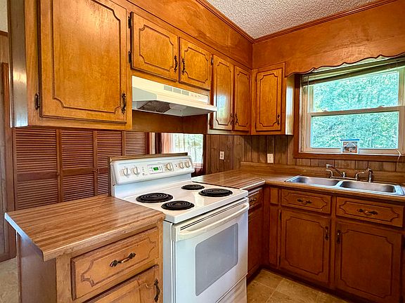 5th image of 355 Purdy Rd