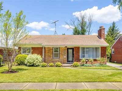 21721 Yale St, Saint Clair Shores, MI, 48081