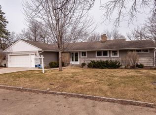 1159 Plummer Cir SW, Rochester, MN 55902