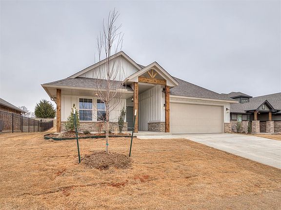 2nd image of 2420 Creekview Trl