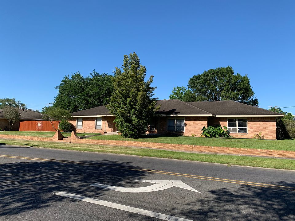 1st image of 1800 6th St