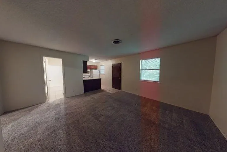 1110 W Tyler Ave #2 — Photo 3