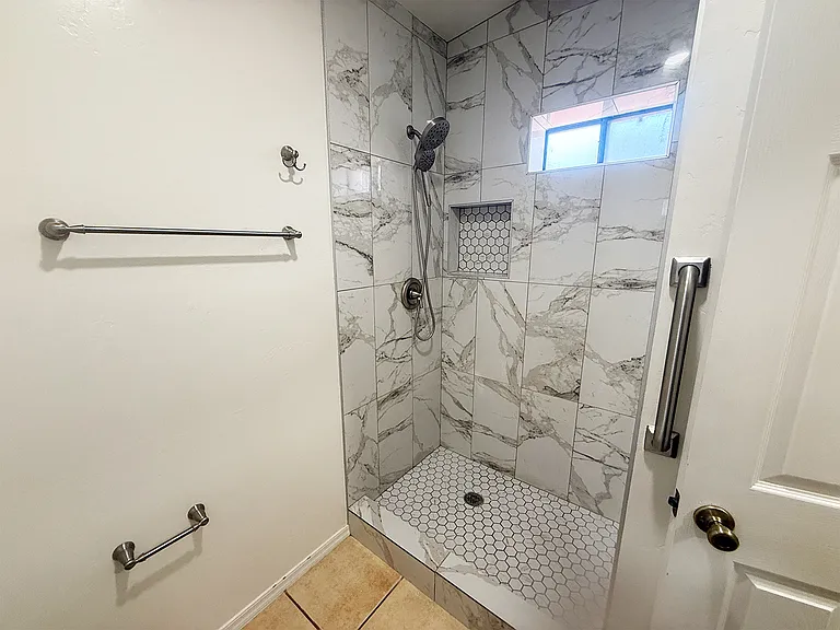 4344 N Iroquois Ave — Photo 16