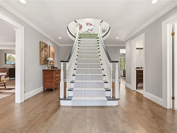 3rd image of 356 Shoreacres Rd