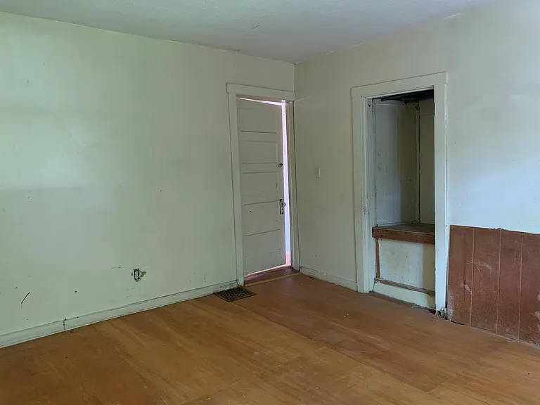 835 E Whitmer St — Photo 9