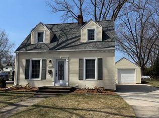 1703 S Peabody St, Appleton, WI 54915