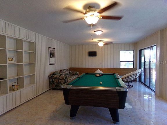 3rd image of 821 Helena Dr