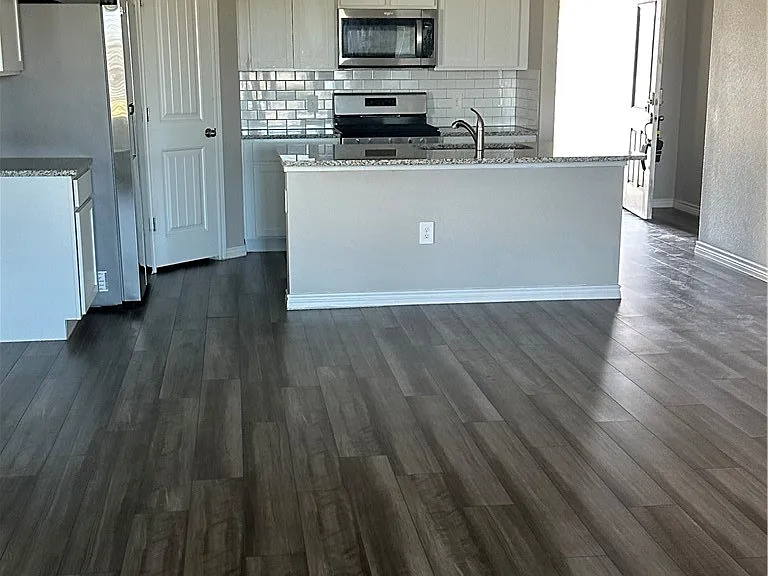 1226 Thames Chase Dr — Photo 2