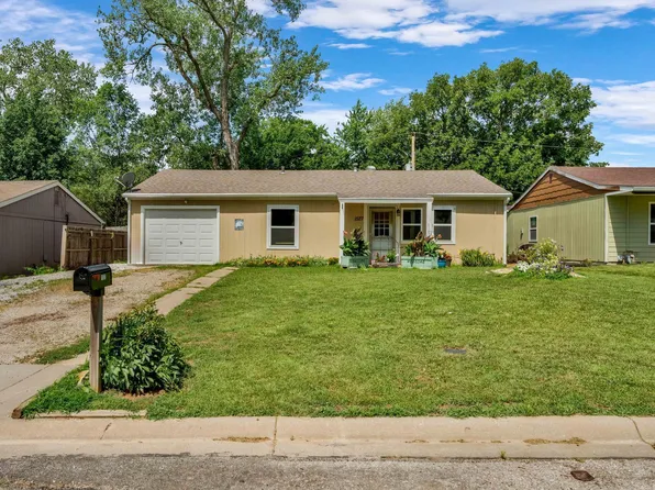 1527 Lindenwood Ln, Lawrence, KS 66044