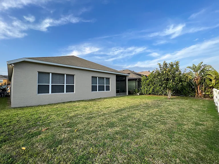 365 James Cir — Photo 3