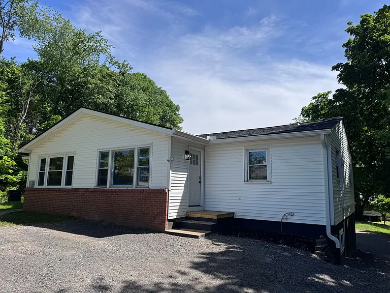 606 Dover Rd — Photo 23