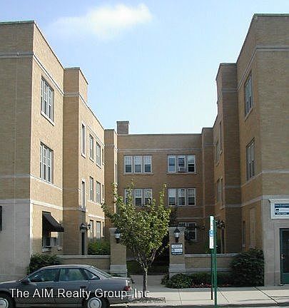 2nd image of 288 W Montrose Ave APT A2