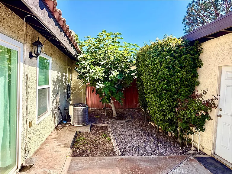 10717 Mountain View Ave — Photo 6