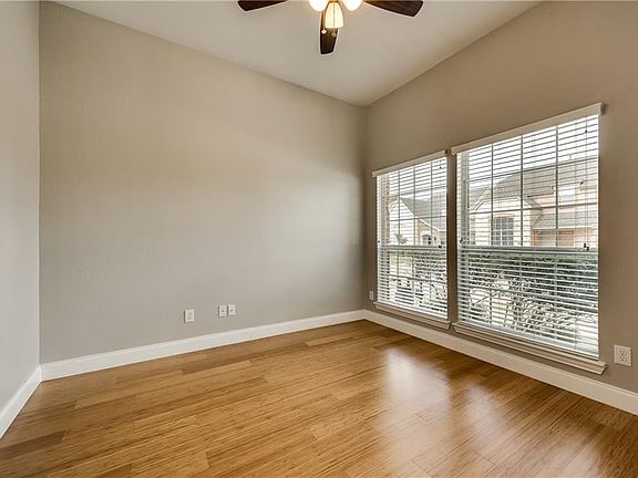4th image of 11129 Elizabeth Ave