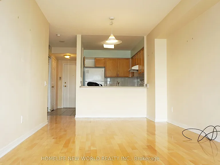 33 Empress Ave S #701 — Photo 11