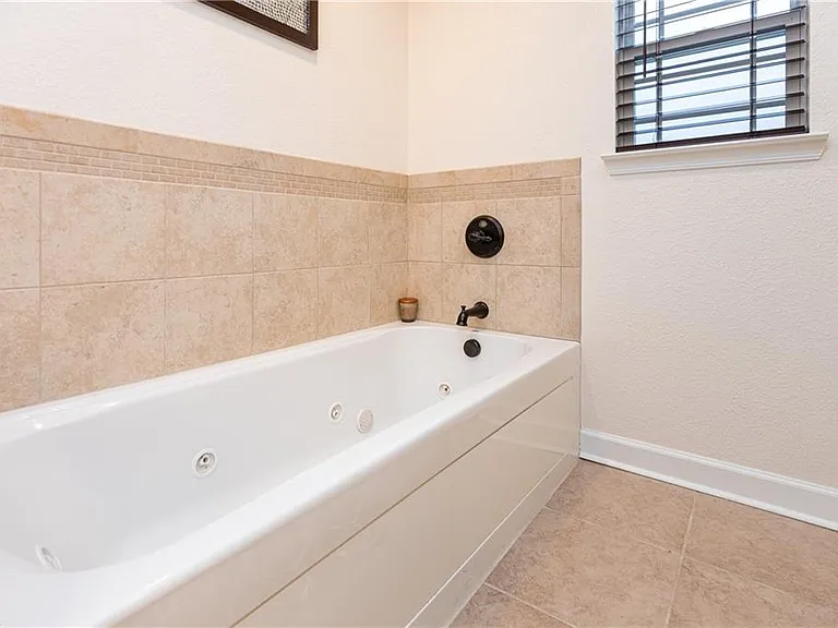 5919 Orcutt Ave — Photo 32