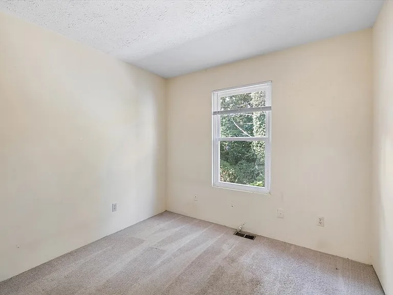 151 Clover Valley Cir — Photo 11