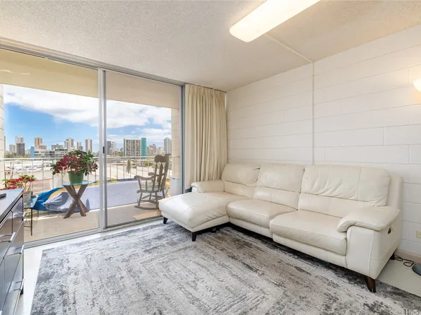 910 Kapahulu Ave APT 607, Honolulu, HI 96816