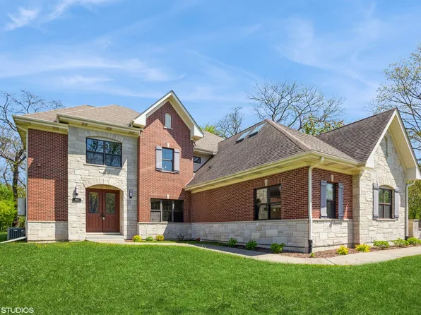 905 Basswood St, Hoffman Estates, IL 60169