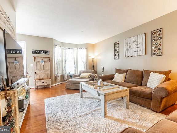 3rd image of 61 Sara Ln