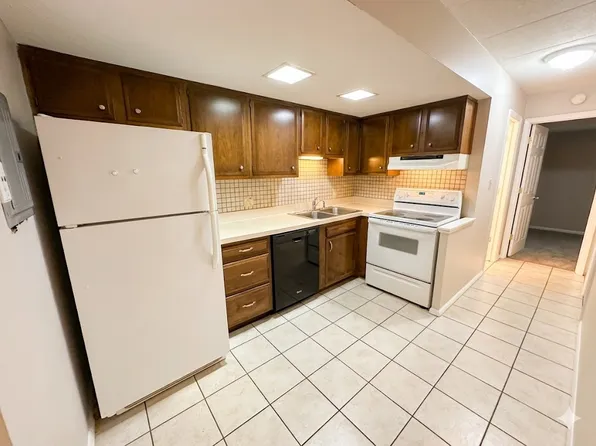 956 1/2 S Lincoln St, Kent, OH 44240