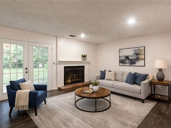 3rd image of 9525 Manning Ave