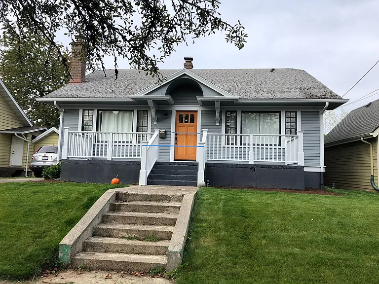 5915 N Moore Ave — Photo 1