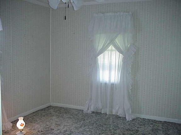 5th image of 3062 S Villa Ave