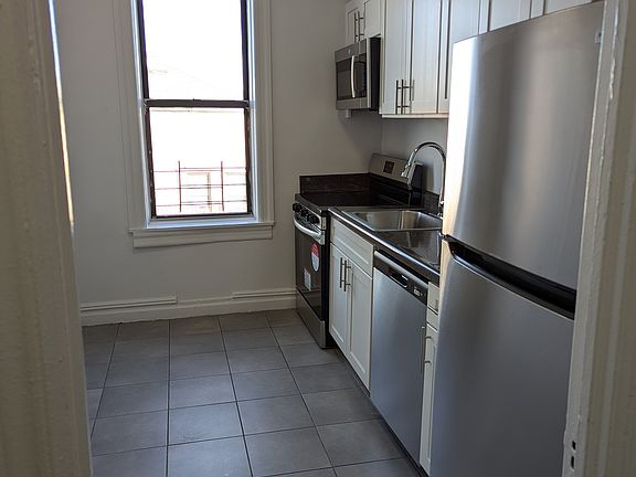 2nd image of 3752 89th St
