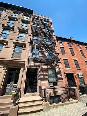 Rented by J PRESTON AND ASSOCIATES INC | media 17