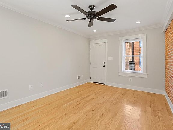 5th image of 629 S Port St