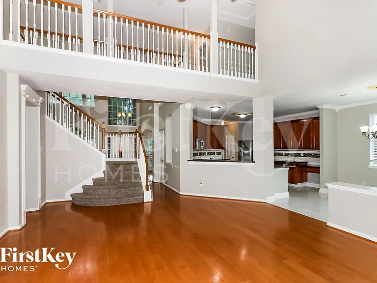 902 Rock Springs Dr — Photo 5