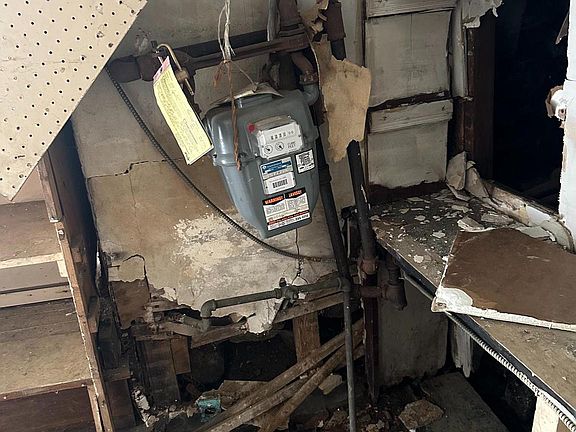 4th image of 300 E Upsal St
