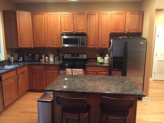 3rd image of 3148 N Oakley Ave #Tw0