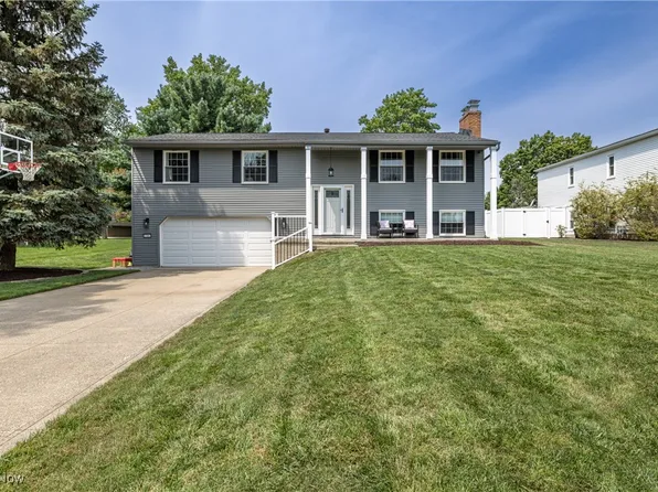 17162 Park Lane Dr, Strongsville, OH 44136