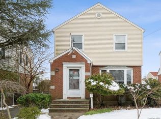 68 Spruce St, West Hempstead, NY