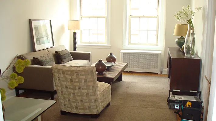 Rented by Metropolitan Equities | media 22