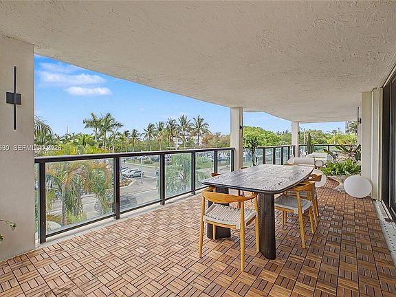 3rd image of 2575 S Bayshore Dr