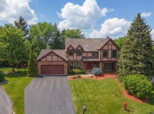 970 Colonial Ct, Lake Zurich, IL 60047