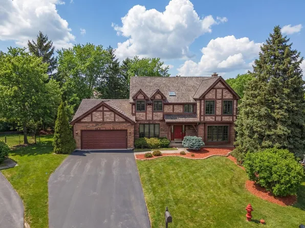 970 Colonial Ct, Lake Zurich, IL 60047