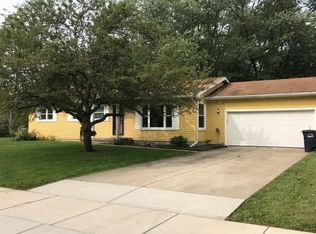 112 Larkspur Ln, Michigan City, IN 46360