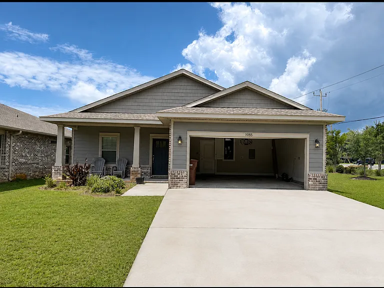 1985 Medlin Ct — Photo 1