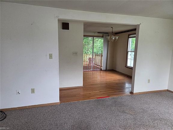 3rd image of 77 Fulton St