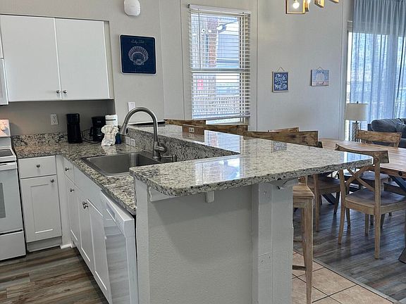 3rd image of 9900 Thomas Dr Unit 131