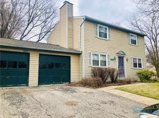 2316 Meadowcroft Ln, Maumee, OH 43537